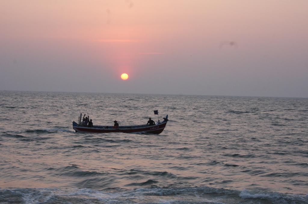 Shalom Beach Residency Alappuzha Extérieur photo